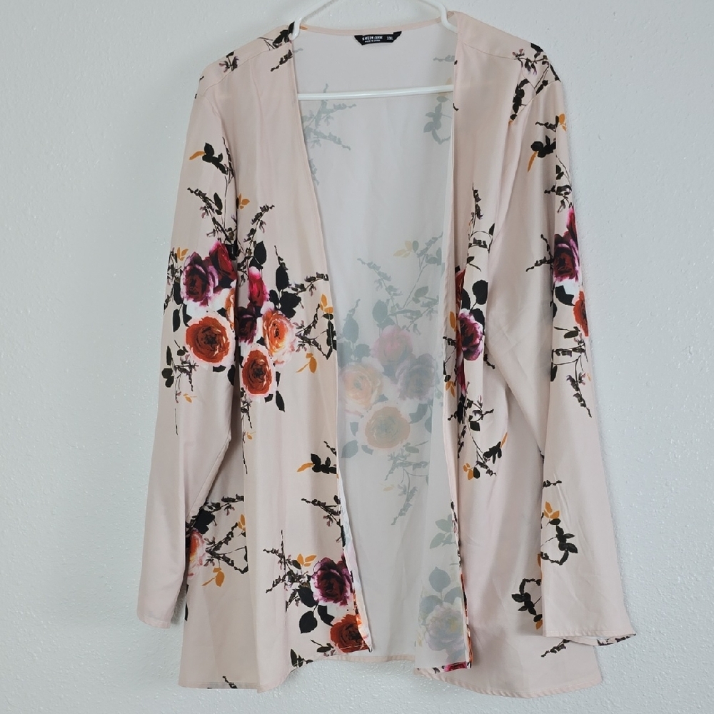 3/$15 Shein Curve - Women's Floral Cream Kimono Plus Size 3XL